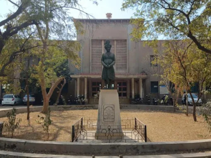 Shri M.M.Science College