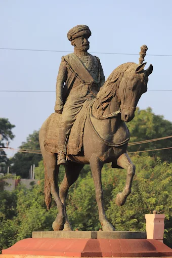 Statue of Sir Waghji